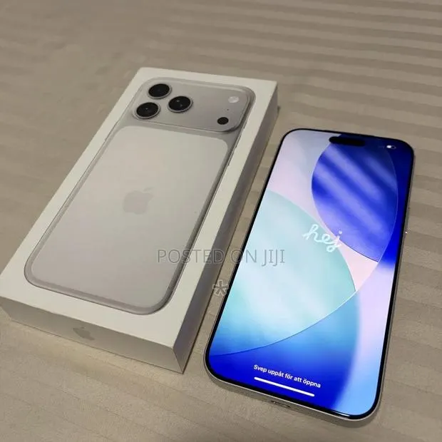 Apple iPhone 17 Pro Max 256 GB Silver · Photo 1