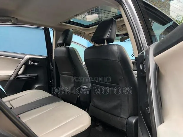 Toyota RAV4 2018 Black · Photo 1