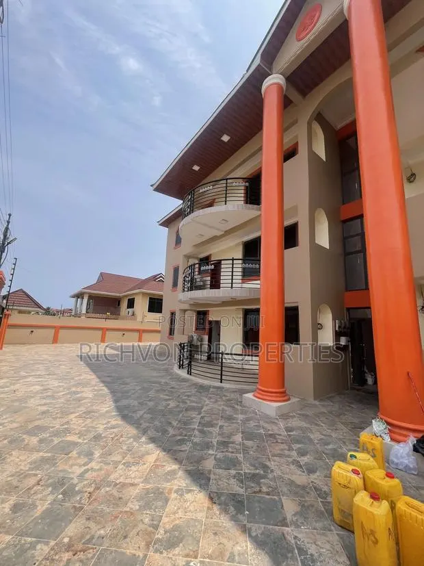 2bdrm Apartment in Richvon Properties, Sakumono for rent · Photo 1