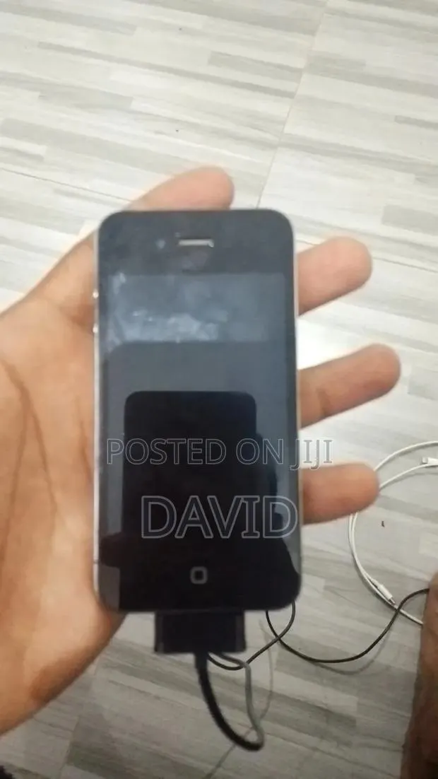 Apple iPhone 4s 64 GB Black · Photo 1