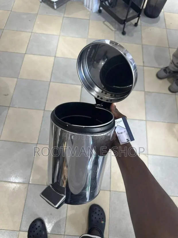 Pedal Bin With Reliable Foot Pedal Mechanism 5ltr · Photo 1