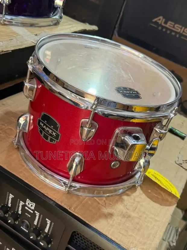 Mapex Venus Complete 5-piece Drum Set. · Photo 1