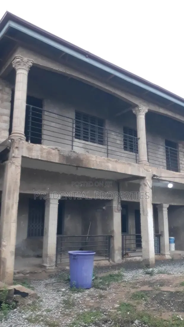 8bdrm House in Accra Metropolitan for sale · Photo 1