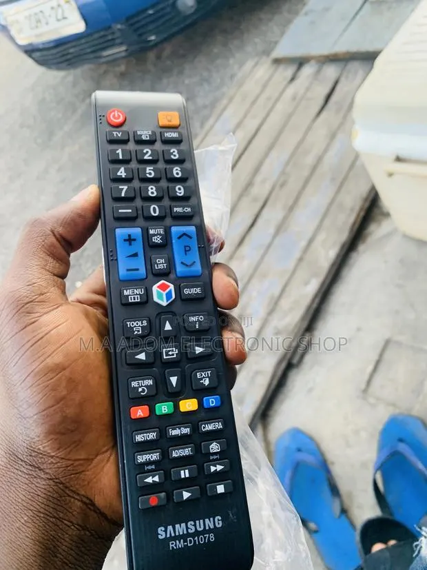 Brand New Samsung Smart Remote · Photo 1