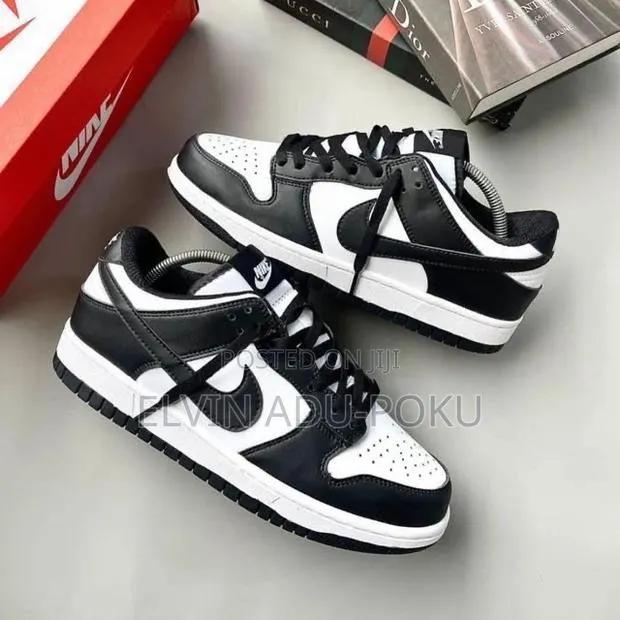 Nike Dunk Low Retro "Black / White - Panda" · Photo 1