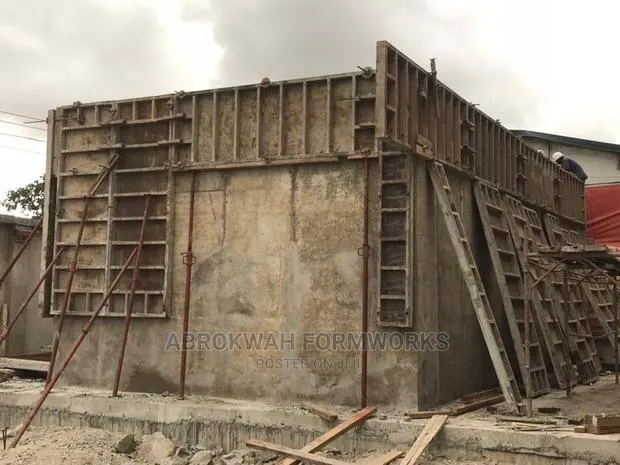 Retaining Wall/Kumasi/Formwork/Iron Rod/Concrete/Accra · Photo 1