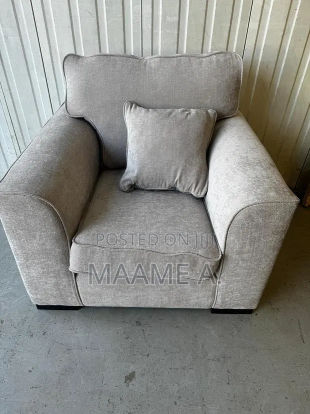 Single Seater Sofa With Pillow · Photo 1