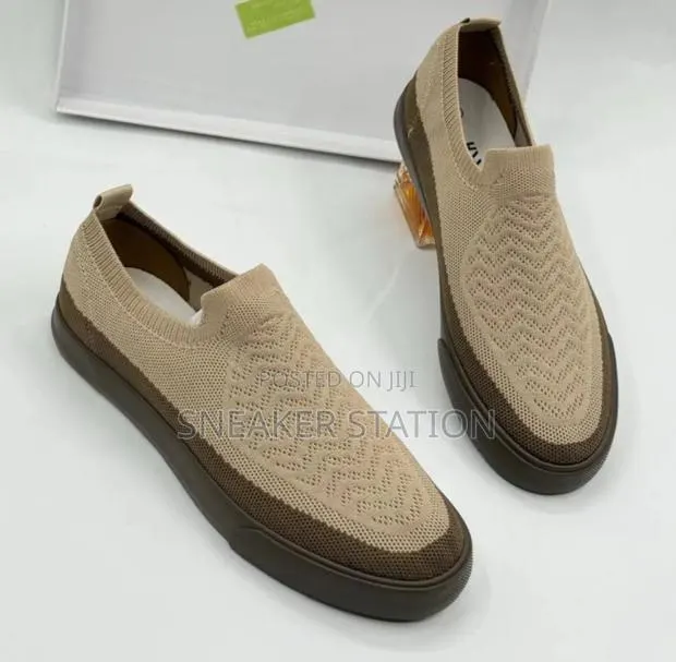 Men’S Casual Easy Wear Brown Available · Photo 1
