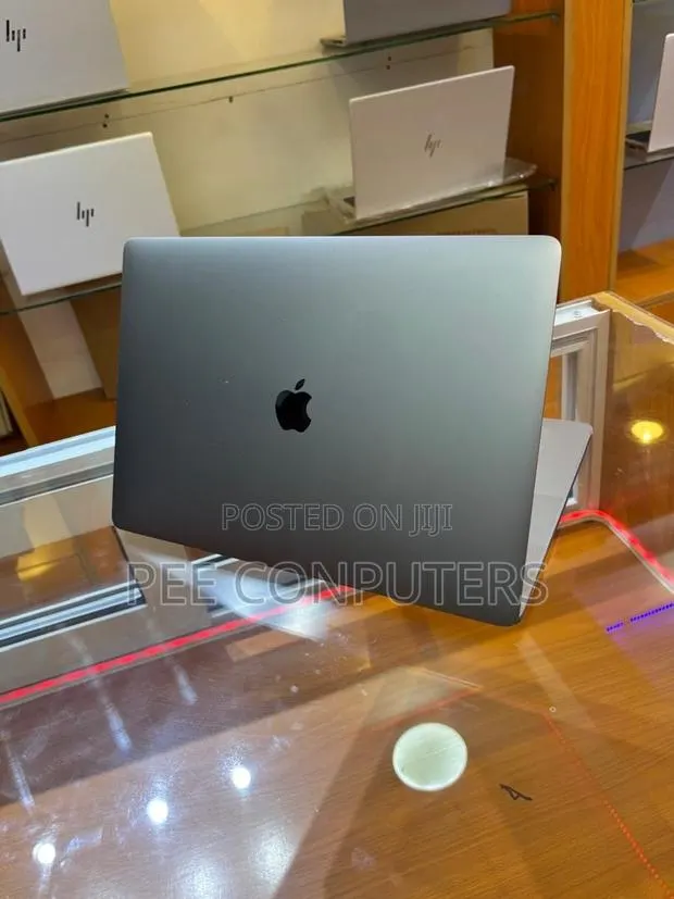 Laptop Apple MacBook 2016 8GB Intel Core i5 SSD 256GB · Photo 1