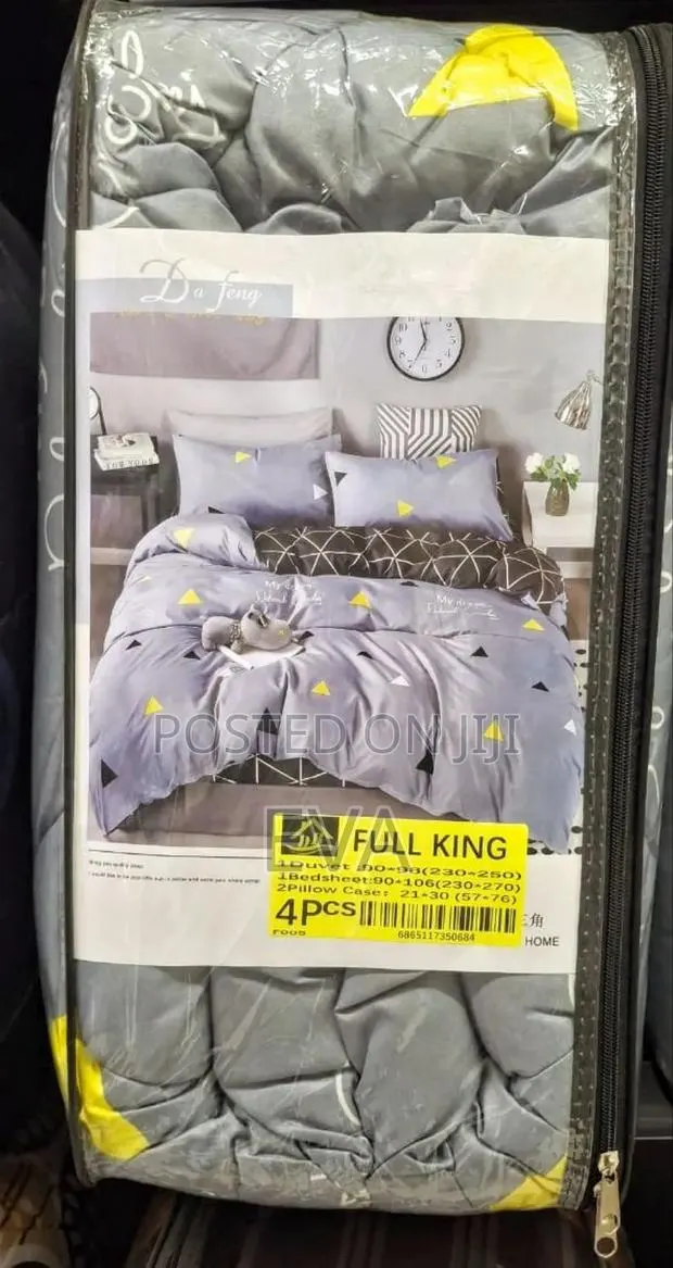 4 Pieces King Size Duvet Set · Photo 1