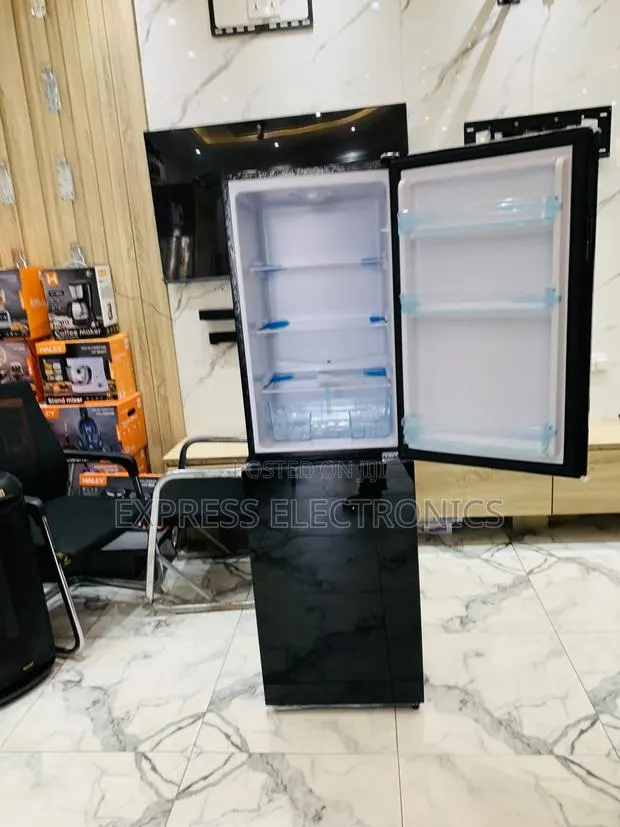 Ultra Modern Sleek 196l Double Door Fridge · Photo 1