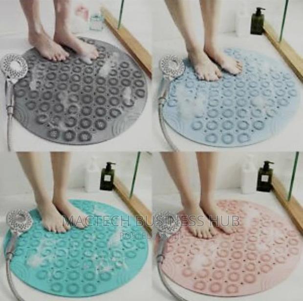 Anti Slip Shower Floor · Photo 2