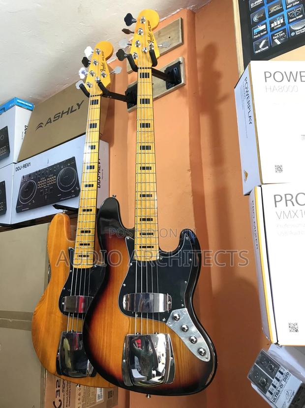 Fender Jazz Active Bass Guitar · Photo 1