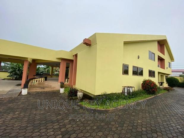 5bdrm House in Unique Key Agency, West Legon for sale · Photo 2