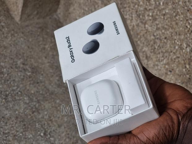 Galaxy Buds2 · Photo 1