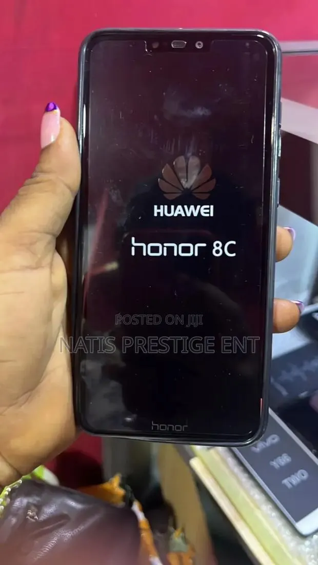 Huawei Honor 8C 64 GB Black · Photo 1
