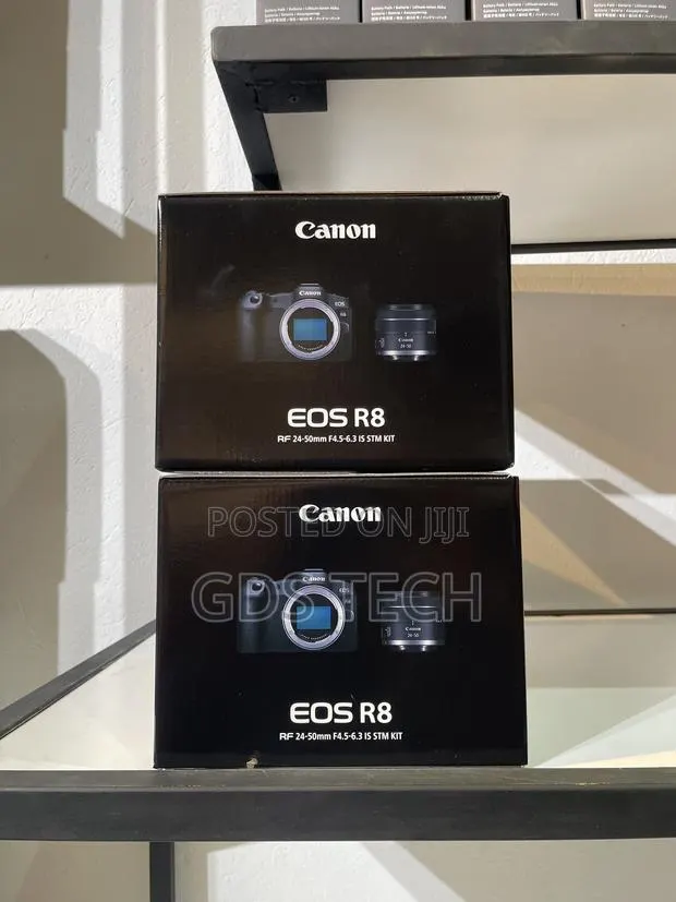 Canon EOS R8 Mirrorless Camera With Rf 24-50mm F/4.5-6.3 Is STM Lens · Photo 1
