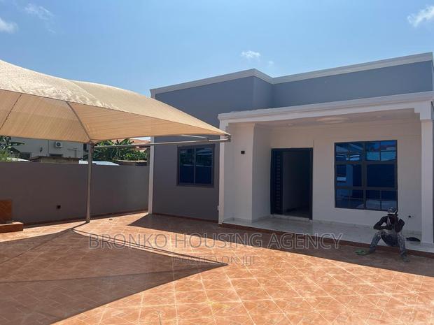 3bdrm House in Bronko Housing, Spintex for rent · Photo 1