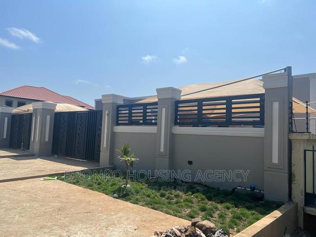 3bdrm House in Bronko Housing, Spintex for rent · Photo 2