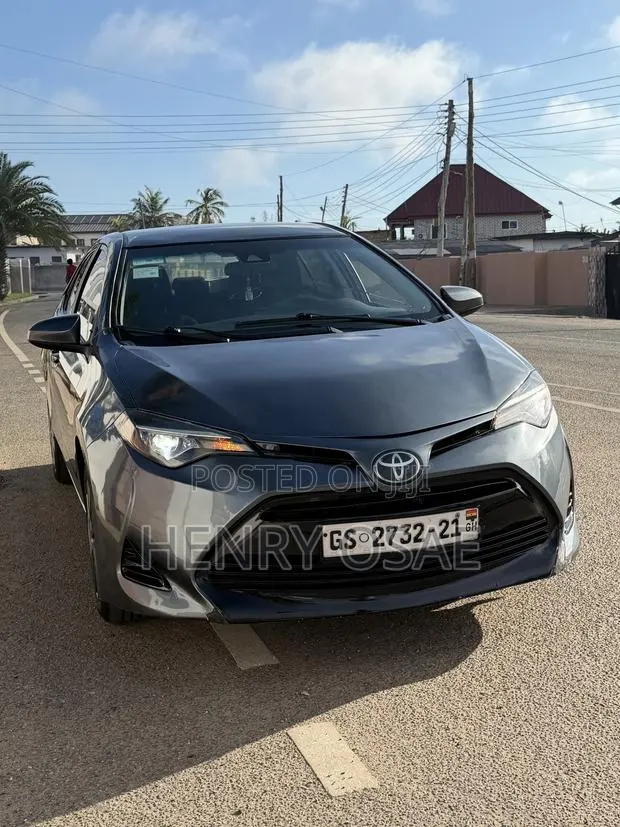 Toyota Corolla 2017 Blue · Photo 1