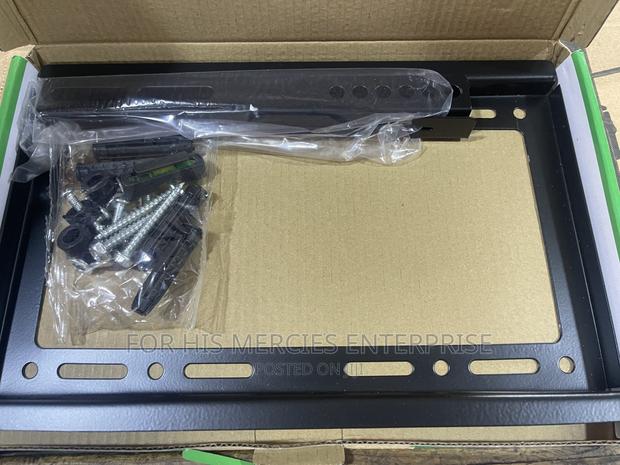 TV Wall Mount 14”-42” · Photo 2