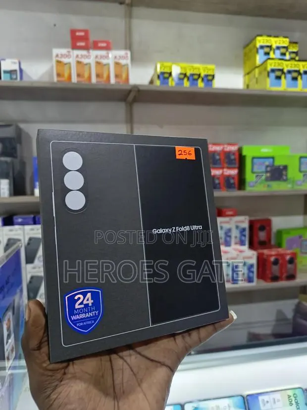 New Samsung Galaxy Z Fold8 Ultra 256 GB Black · Photo 1