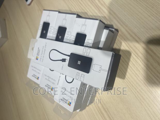 Original Microsoft USB-C Travel Hub · Photo 3