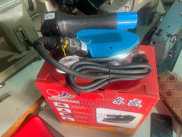 Dongsung Industrial Gravity Steam Iron · Photo 3