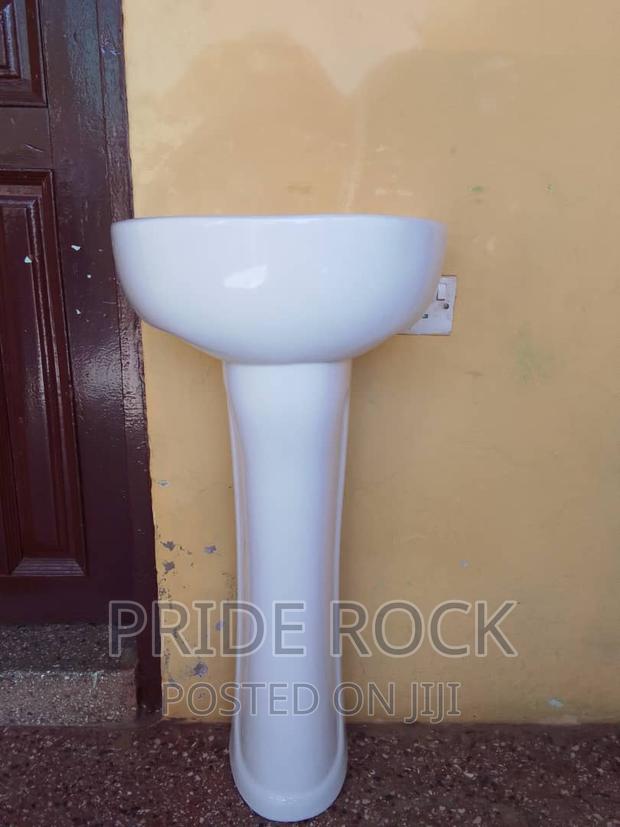 Wash Hand Basin With Pedestal · Photo 1