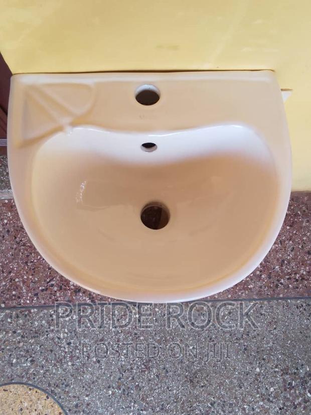 Wash Hand Basin With Pedestal · Photo 2