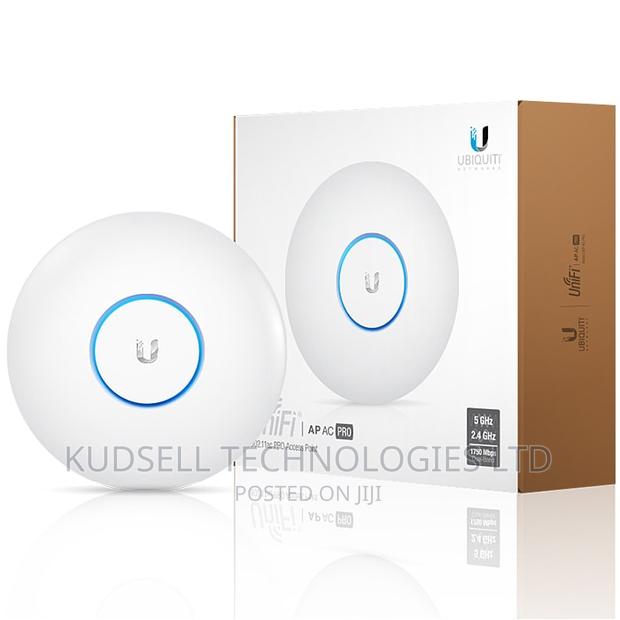Ubiquiti Unifi UAP-AC-PRO · Photo 1