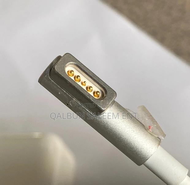 Apple Macbook 18.5V 4.5A 85 Watts L Tip · Photo 5