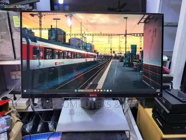 22 Inch Dell Ips Edgeles Monitor Full Hd Fir Ur Office Desk · Photo 3