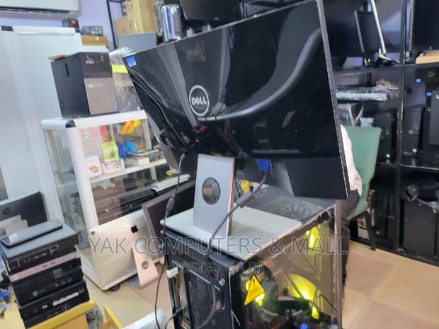 22 Inch Dell Ips Edgeles Monitor Full Hd Fir Ur Office Desk · Photo 8
