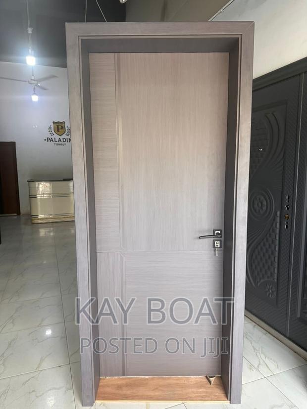 Interior Wooden Door With All Accessories · Photo 1