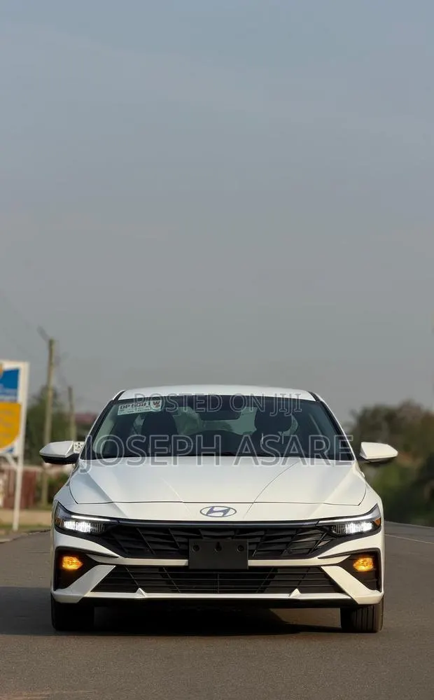 Hyundai Elantra SEL Sport IVT 2025 White · Photo 1