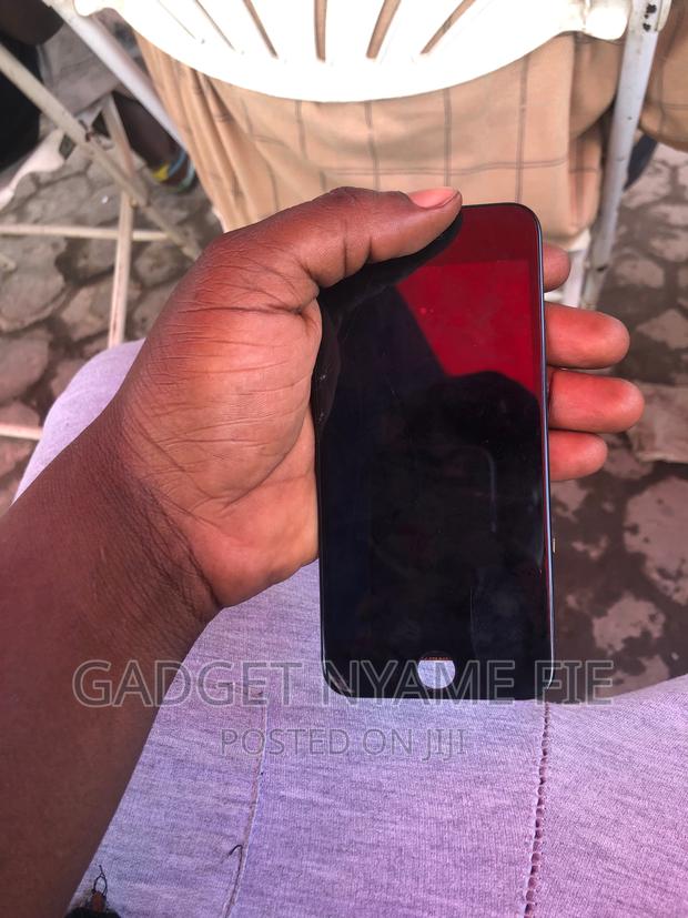 iPhone 8 Screen Replacement With Free Fixing · Photo 2