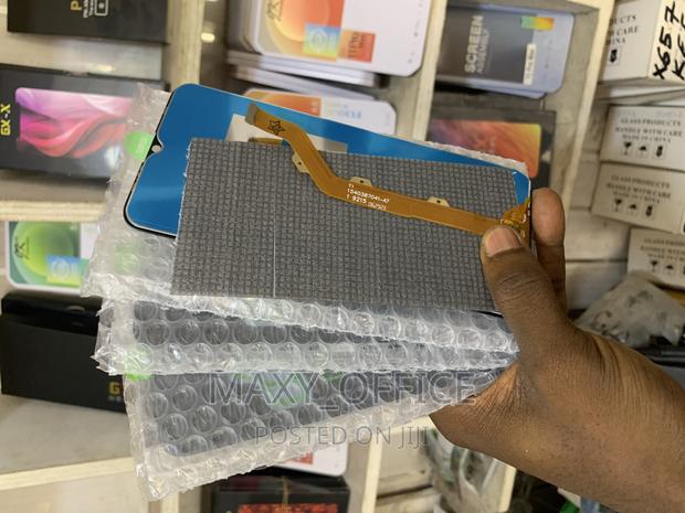 Infinix Hot 8(X650) · Photo 2
