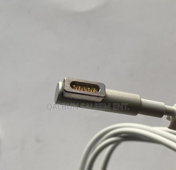 Apple Macbook Magsafe 45 Watts Magsafe 1 L Tip Charger · Photo 4