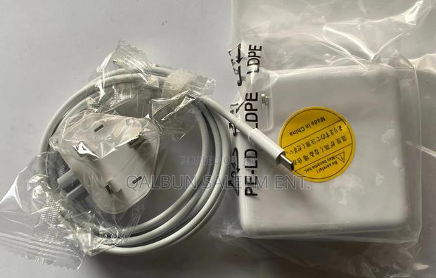 Original Apple Macbook 20.2V 4.3A 87 Watts Type-C Charger · Photo 2