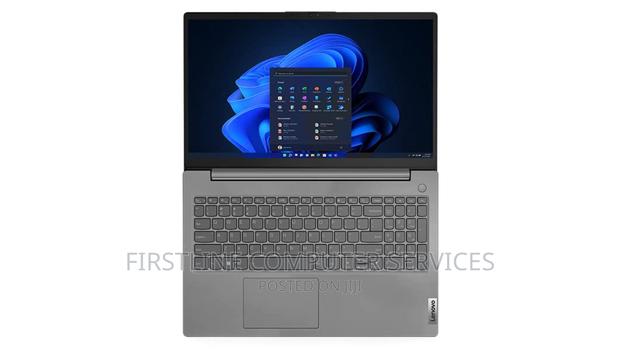 New Laptop Lenovo V15-Iil 4GB Intel Core I3 SSD 256GB · Photo 1