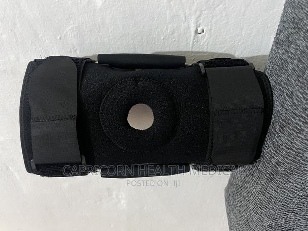 Knee Brace With Metal Support · Photo 3