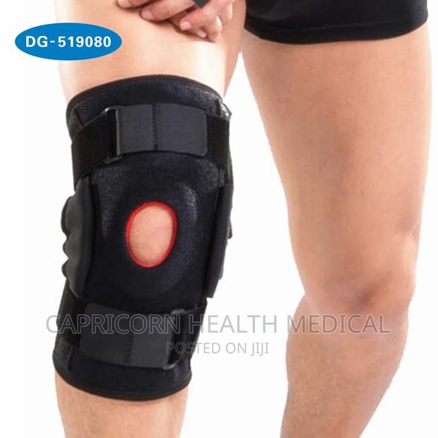 Knee Brace With Metal Support · Photo 1