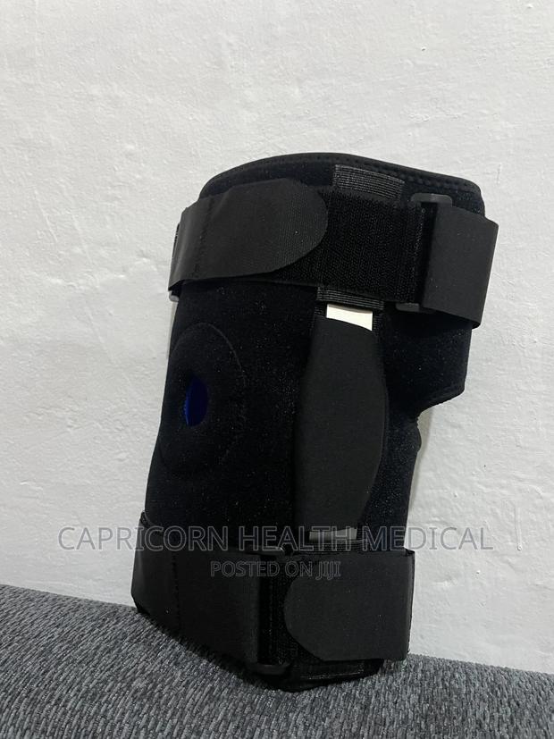 Knee Brace With Metal Support · Photo 4