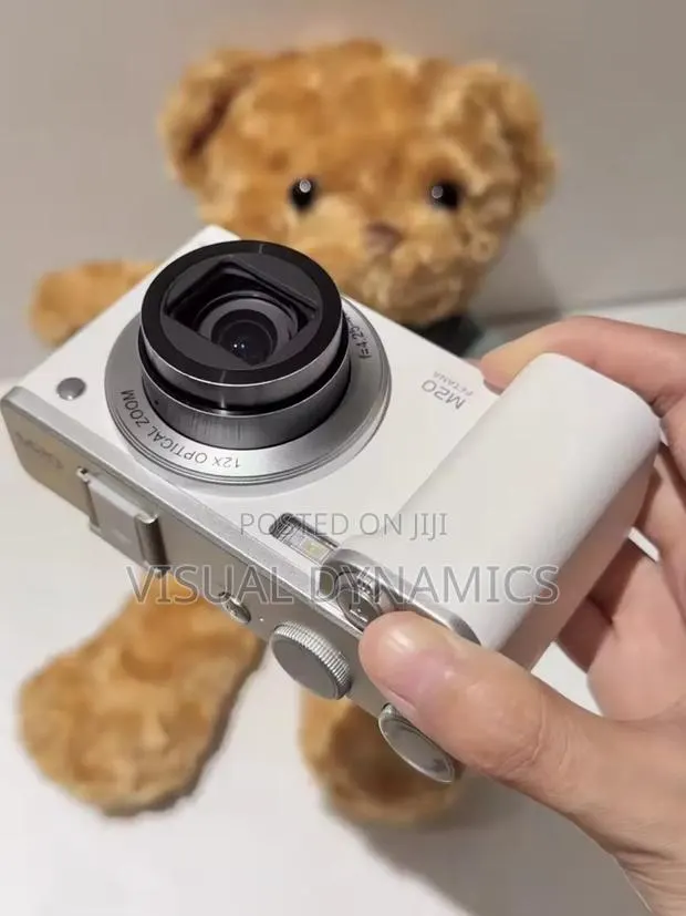 Digital Camera · Photo 1