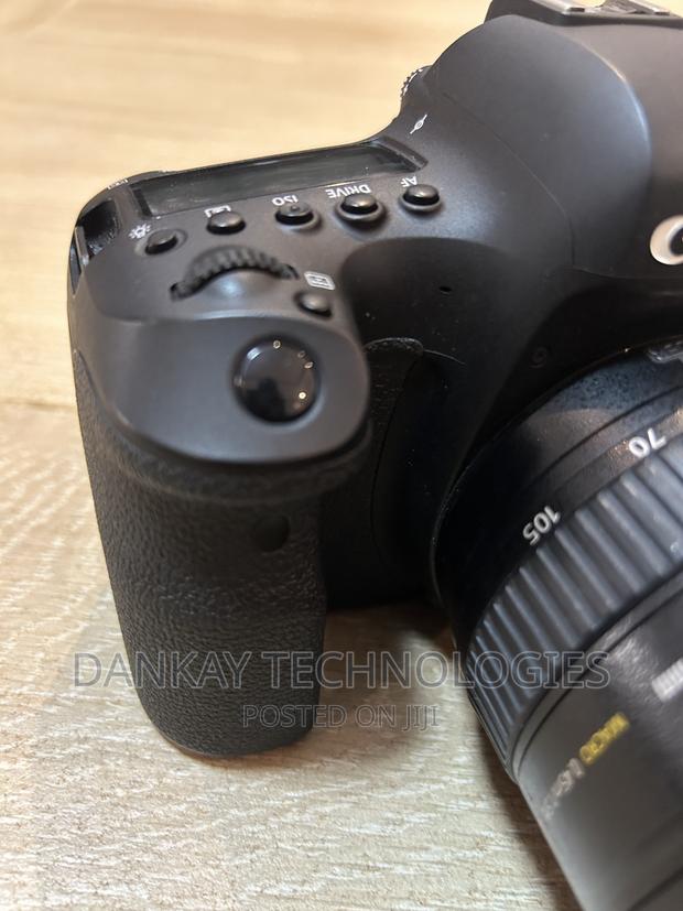 Canon 6d Mark Ii With 24 - 105mm Lens · Photo 3