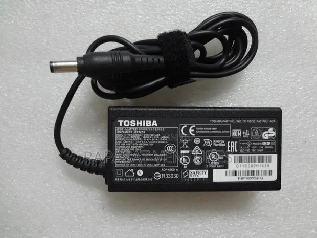 Toshiba 19v 3.42a Adapter · Photo 1
