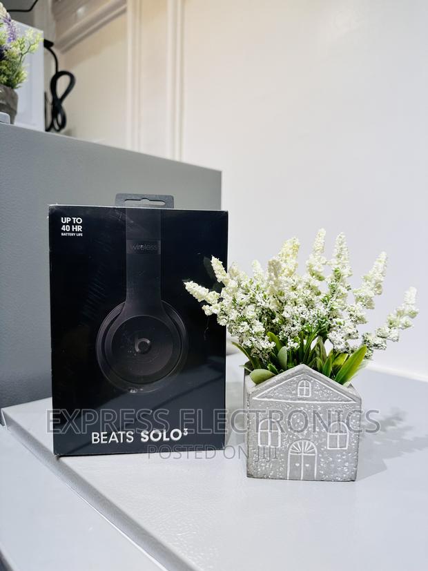 Classy Sleek Headset Solo 3 Black · Photo 1