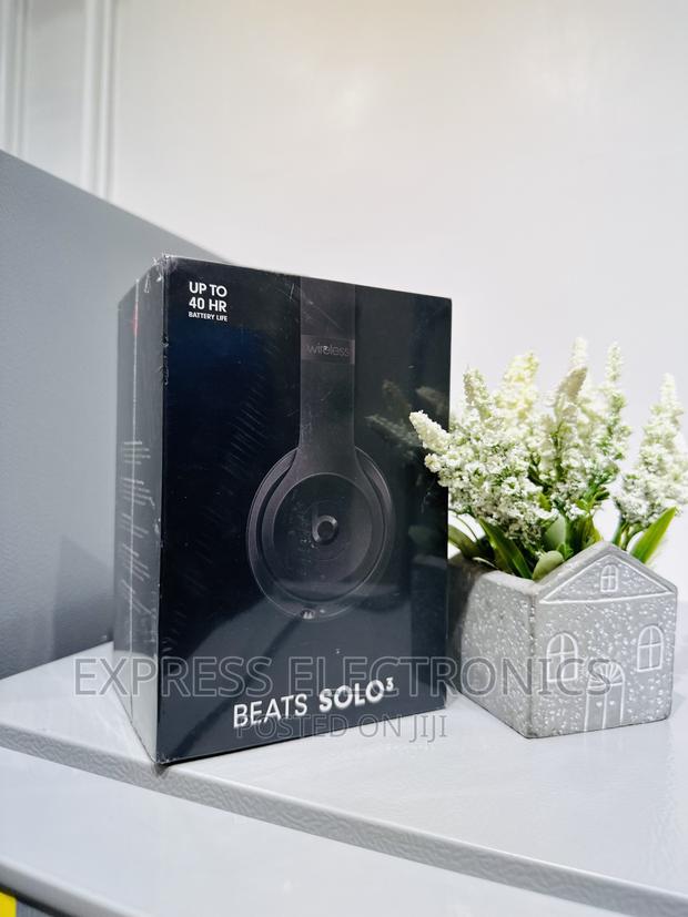 Neat Headphone Solo 3 Bluetooth Connectivity · Photo 1