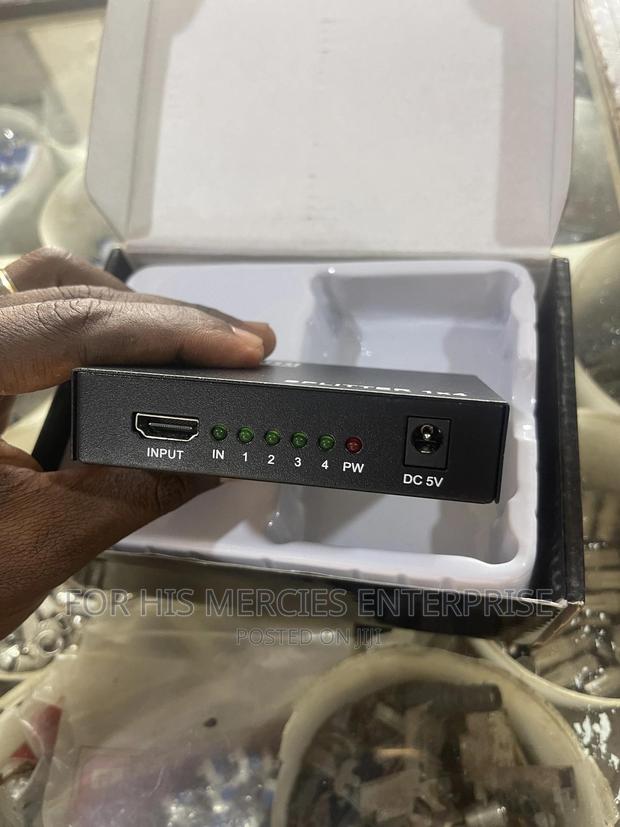 HDMI Splitter · Photo 3